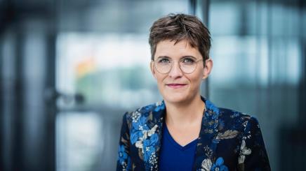 Portrait of Anna Luehrmann, Minister of State for Europe and Climate, German Foreign Office